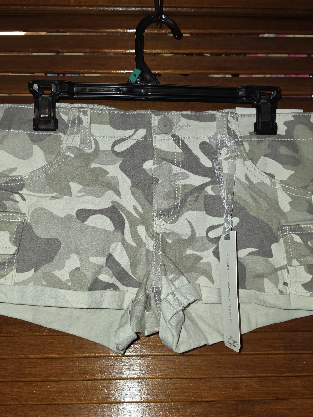 Women’s Camo Utility Shorts - Light Gray